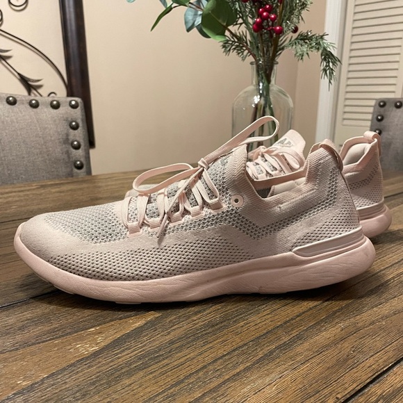 APL Women's TechLoom Breeze Rose Dust Size 11 Casual Comfort Sporty Active - Picture 1 of 9